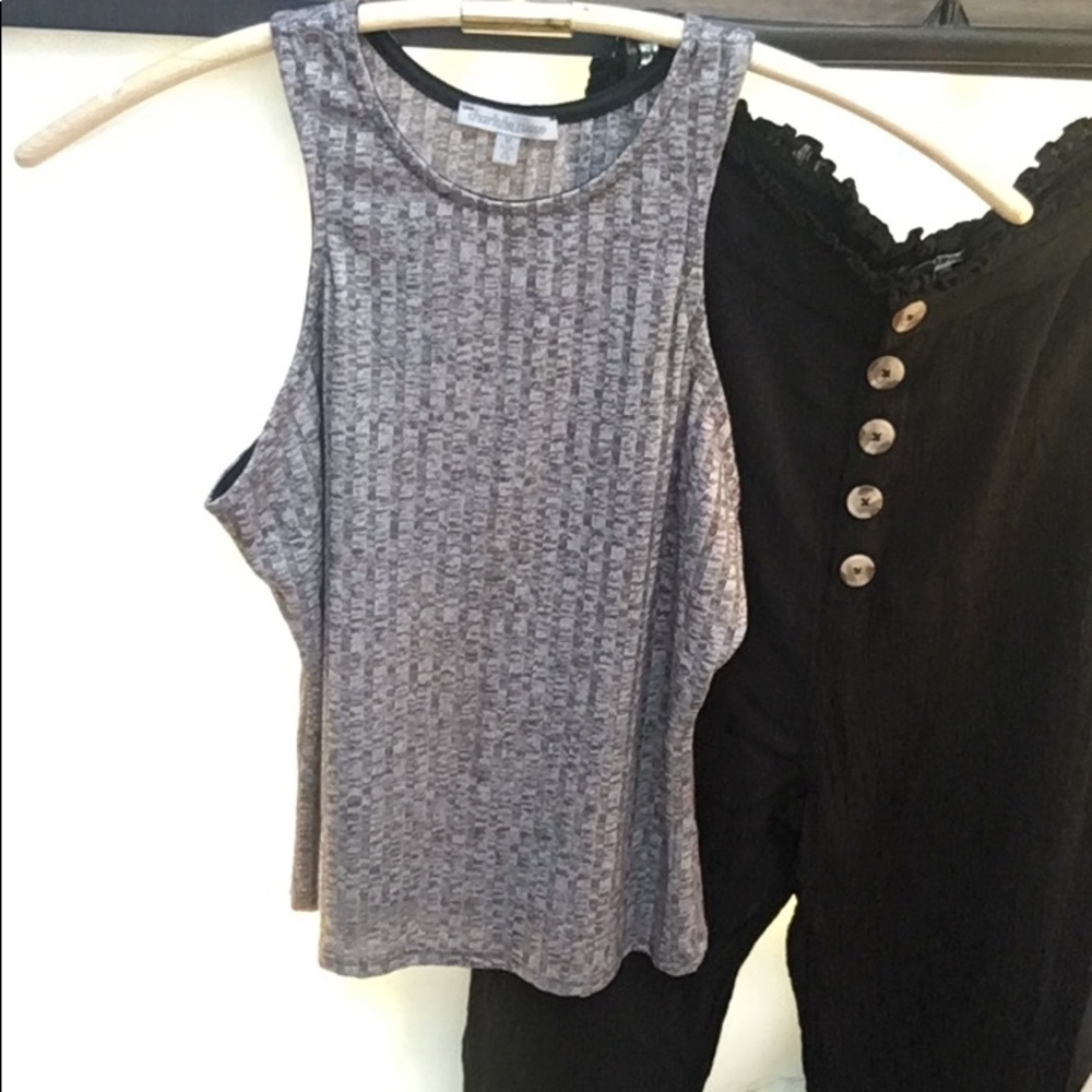 ⬇️ 2 Marked Listings for $25 - Ribbed Muscle Cropped Casual Tank Top